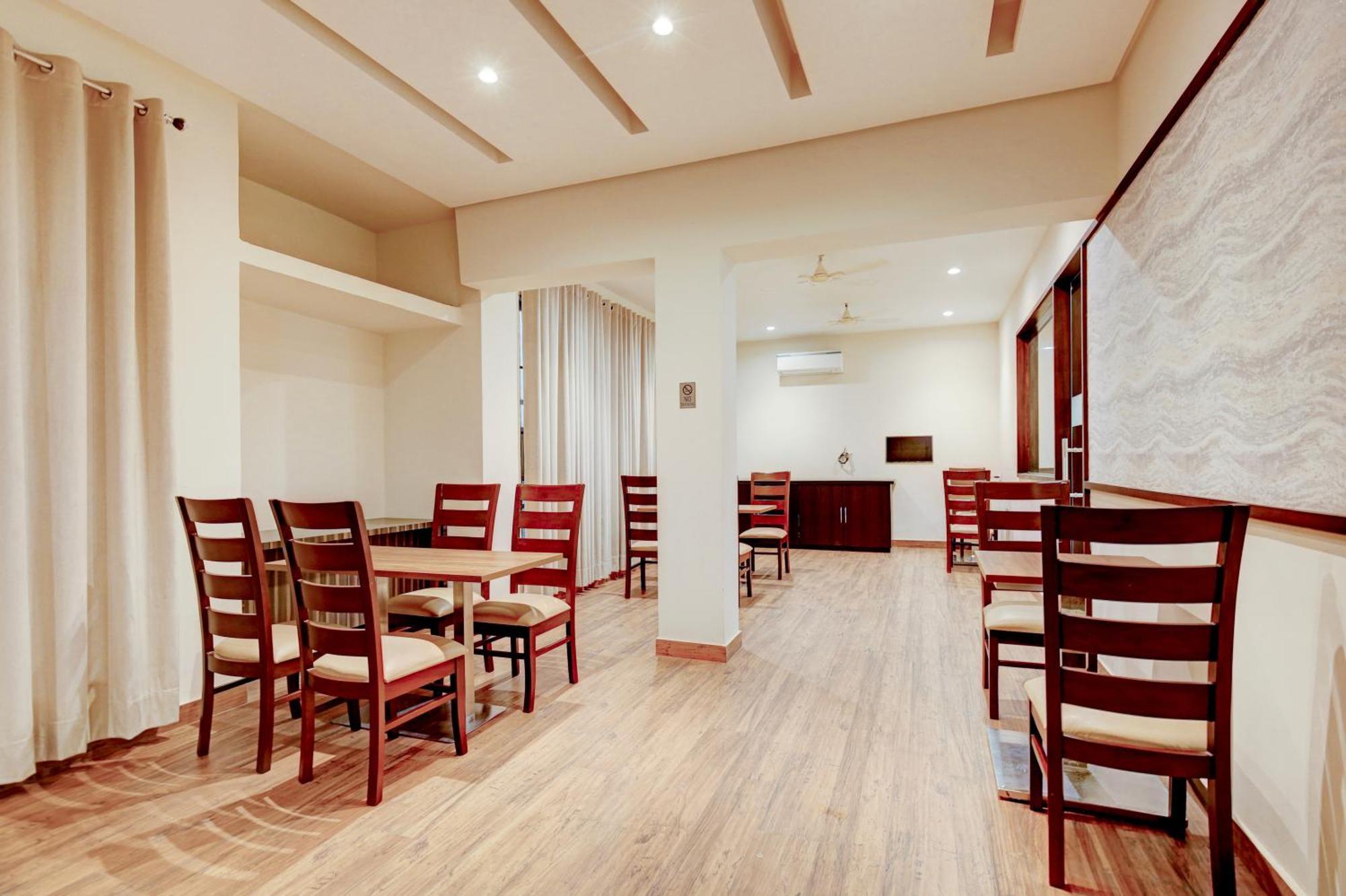 Super Collection O Ovel Hotel Grand Abadpura Екстериор снимка